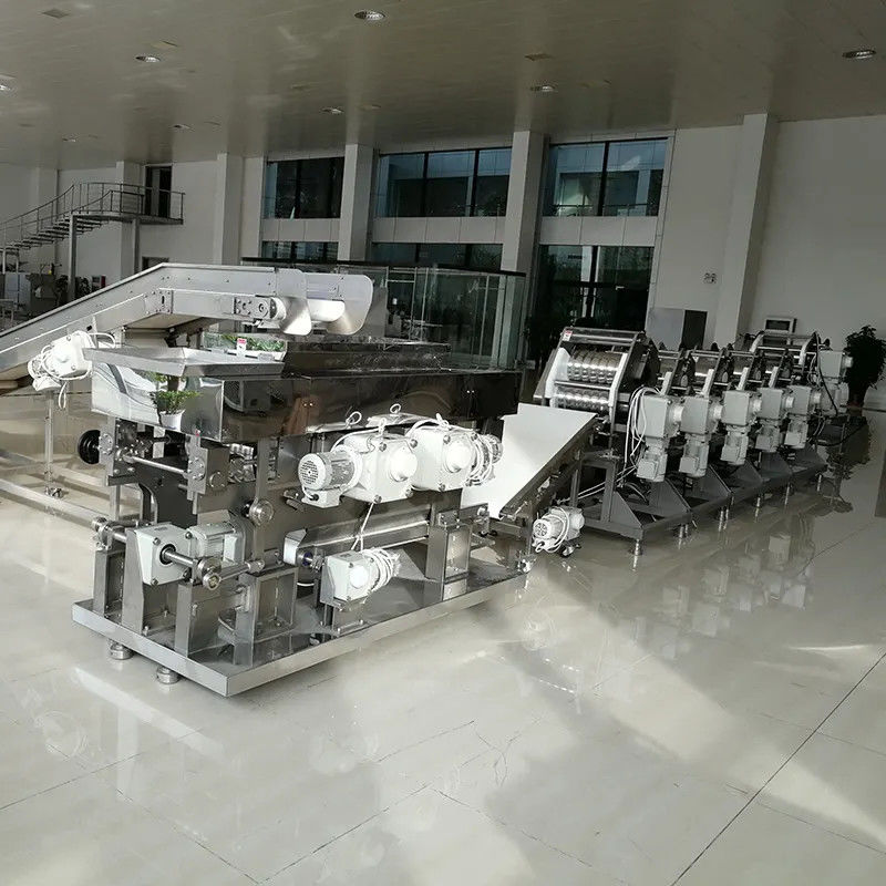 Komercyjna maszyna do robienia makaronów ze stali nierdzewnej Produkcja automatyczna 11000 sztuk/8h 380V 50HZ