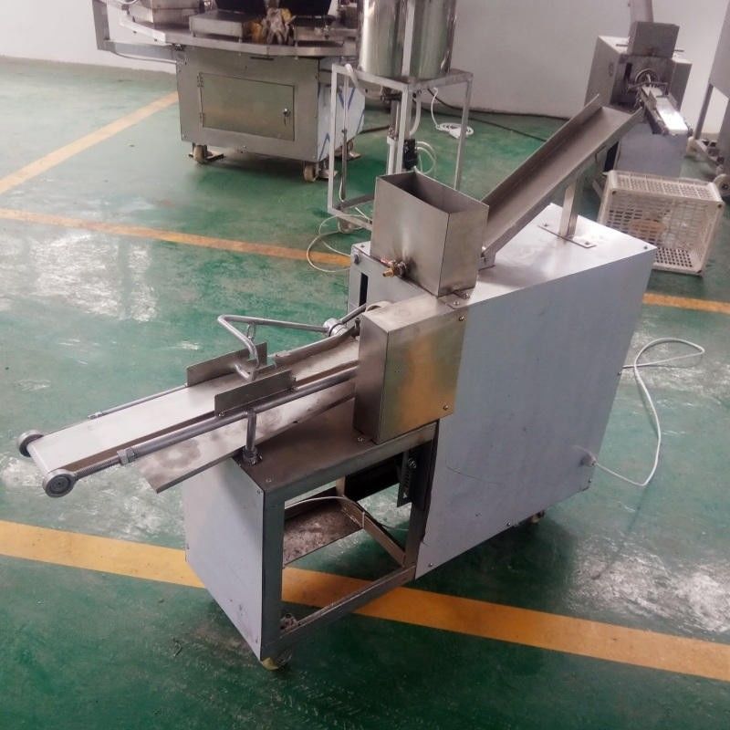 Przemysłowe automatyczne skręcanie Churro Sprzęt do formowania przekąsek Miękkie pretzel smażone ciasto Twist Making Extruder Machine